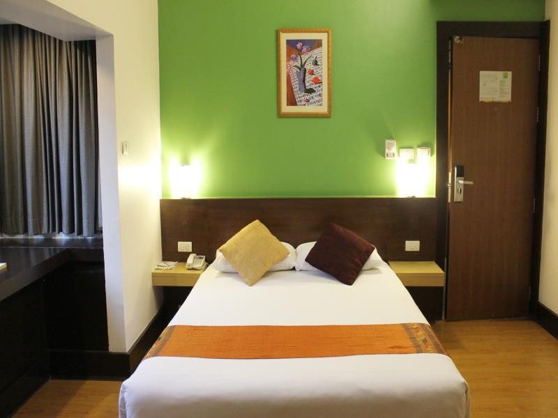 the seasons bangkok huamark