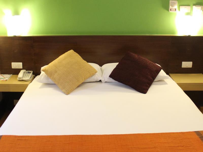 the seasons bangkok huamark