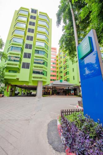 the seasons bangkok huamark