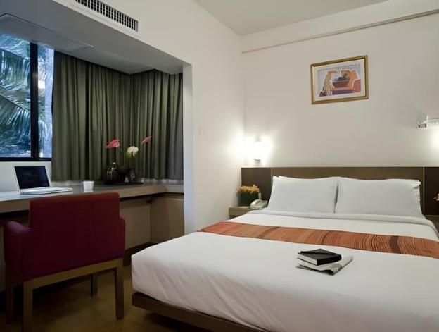 the seasons bangkok huamark