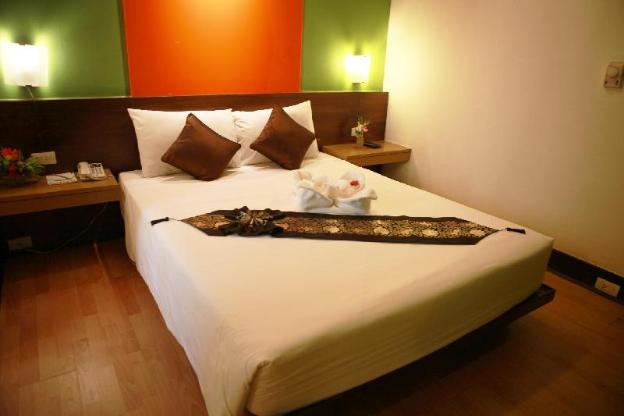 the seasons bangkok huamark