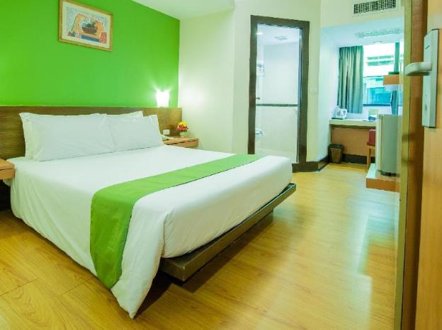 the seasons bangkok huamark