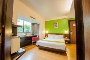 the seasons bangkok huamark