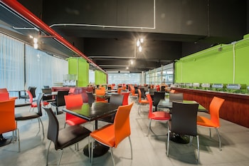 the seasons bangkok huamark