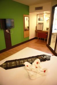 the seasons bangkok huamark