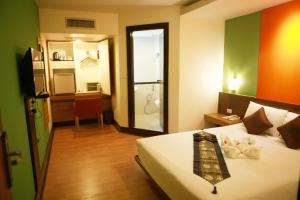 the seasons bangkok huamark