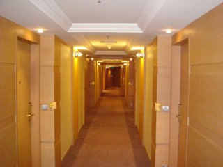 beijing new world center tongpai hotel