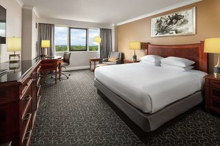 Hilton Short Hills,Florham Park>>Chatham,4 star