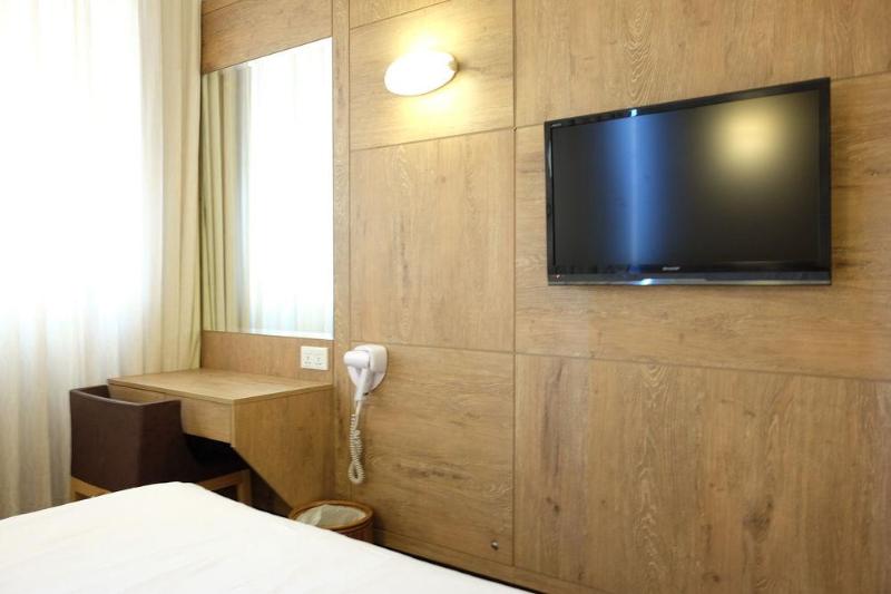 hotel bencoolen bencoolen street