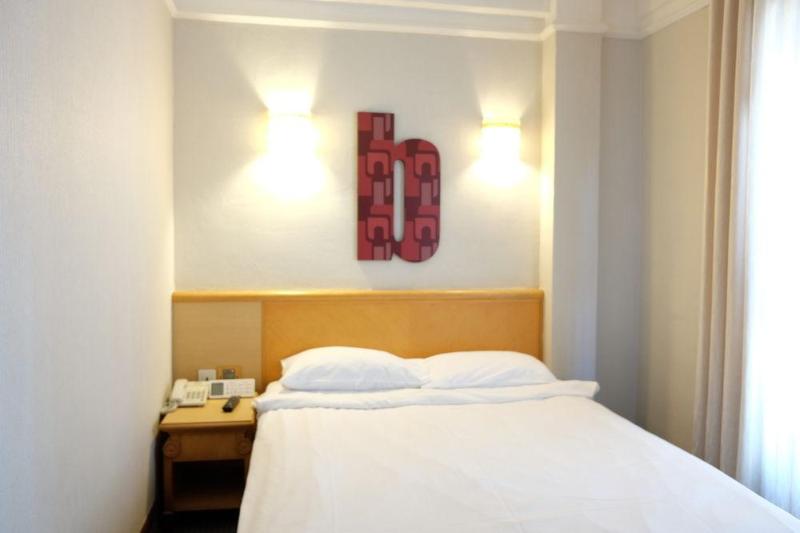 hotel bencoolen bencoolen street