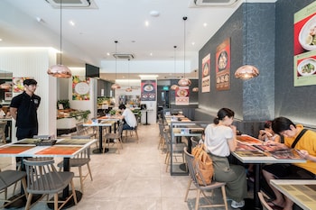 hotel bencoolen bencoolen street
