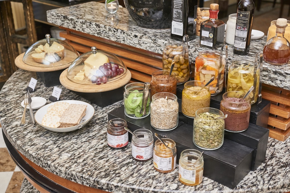 conrad singapore orchard