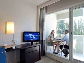 novotel avignon nord