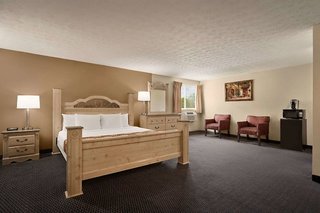 days inn by wyndham airport maine mall