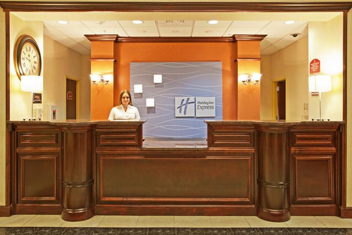 holiday inn express and suites spring hill by ihg