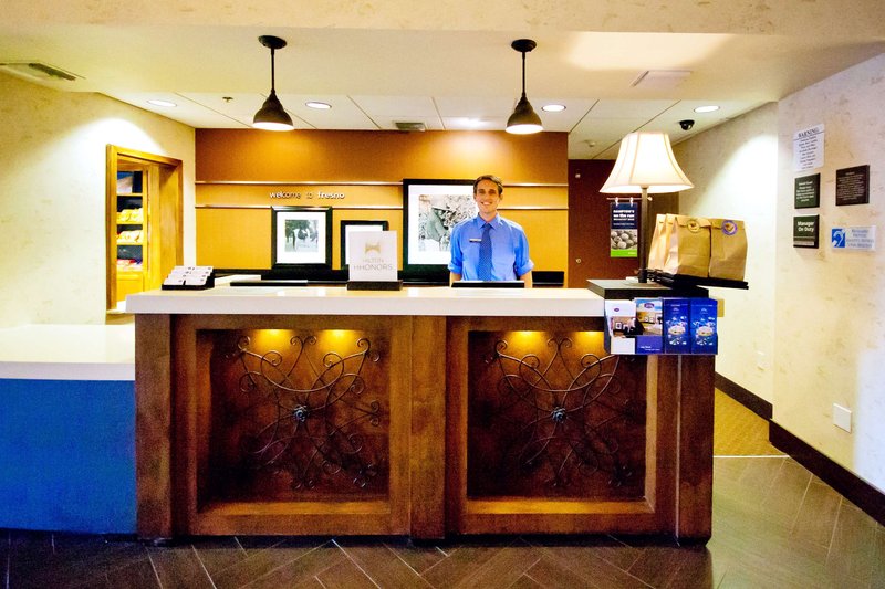 hampton inn and suites fresno