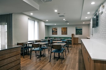 Fairfield Inn By Marriott New York Laguardia Airport/Astoria,New York>>Astoria,3 star