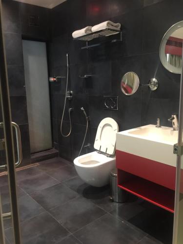 Fahrenheit Hotels And Resorts,Calangute>>Baga,3 star