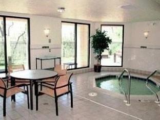 Courtyard By Marriott Traverse City,Grand Traverse>>Cedar,3 star