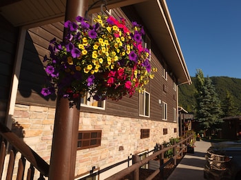 elk country inn