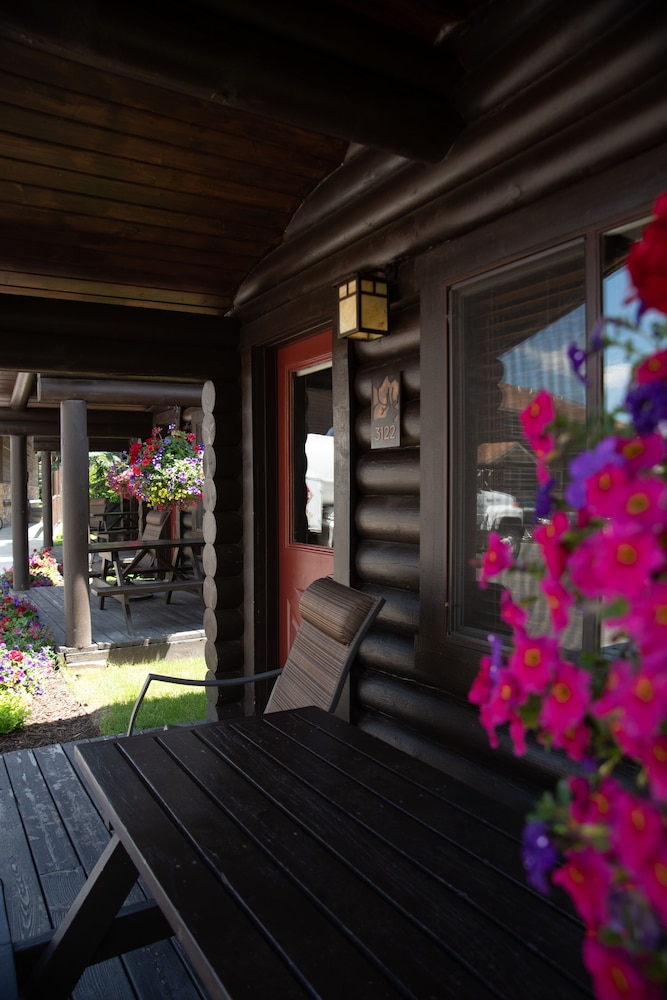elk country inn