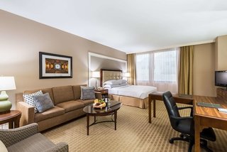 Hilton Indianapolis Hotel & Suites,Indianapolis>>Center Township,4 star