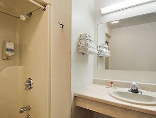 Hotel Iron Mountain Inn & Suites,Pembine>>Iron Mountain,2 star