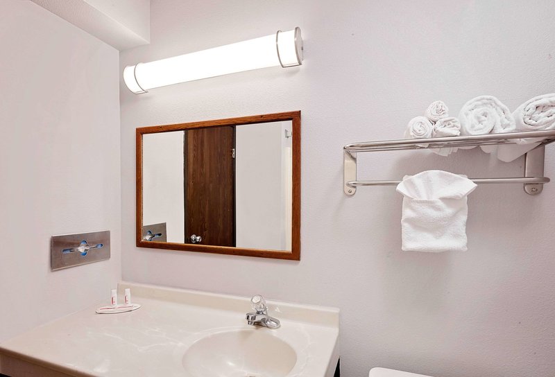 super 8 by wyndham fayetteville