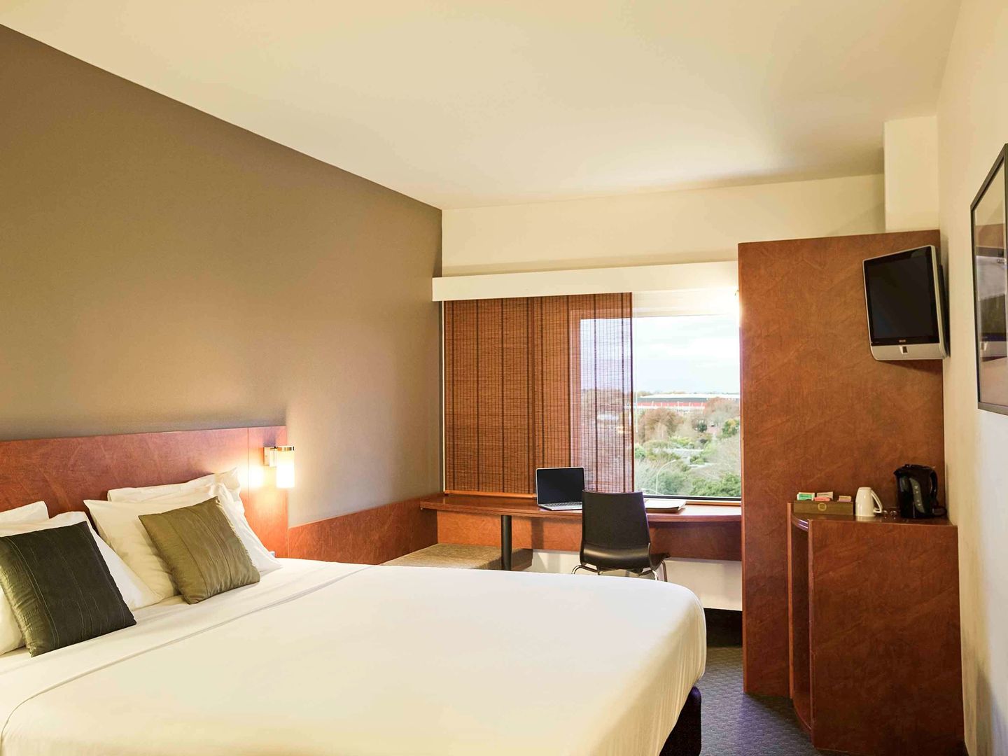 ibis hamilton tainui