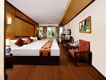 aquarius grand hotel