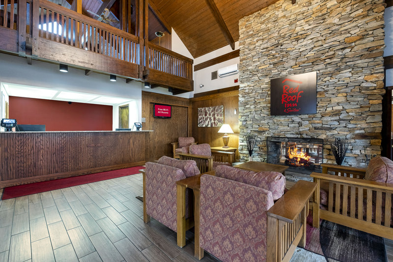 red roof inn and suites hazleton