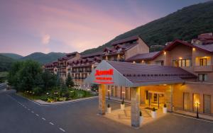Tsaghkadzor Marriott Hotel,Yerevan>>Tsaghkadzor,5 star