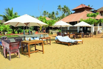 palm tree heritage beach resort