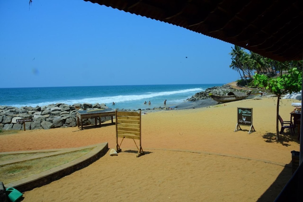 palm tree heritage beach resort