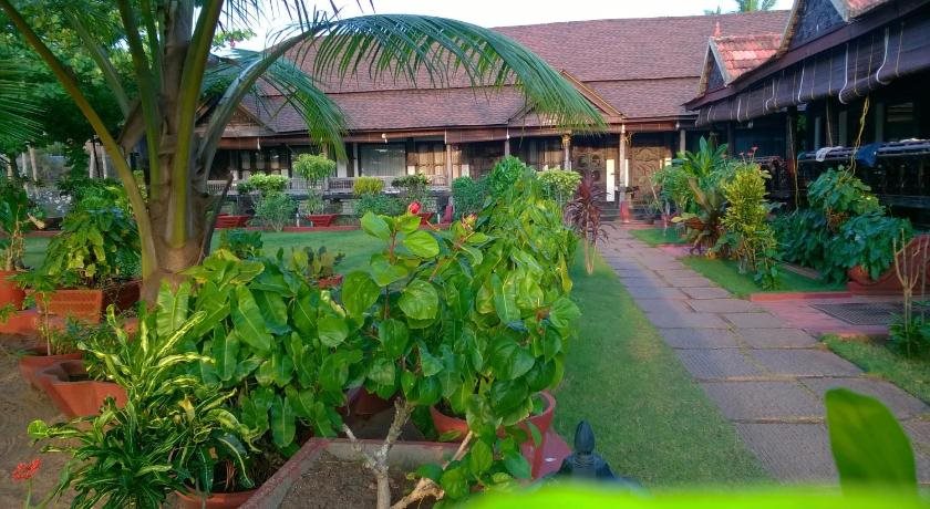 palm tree heritage beach resort