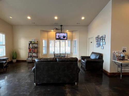 dinosaur inn and suites