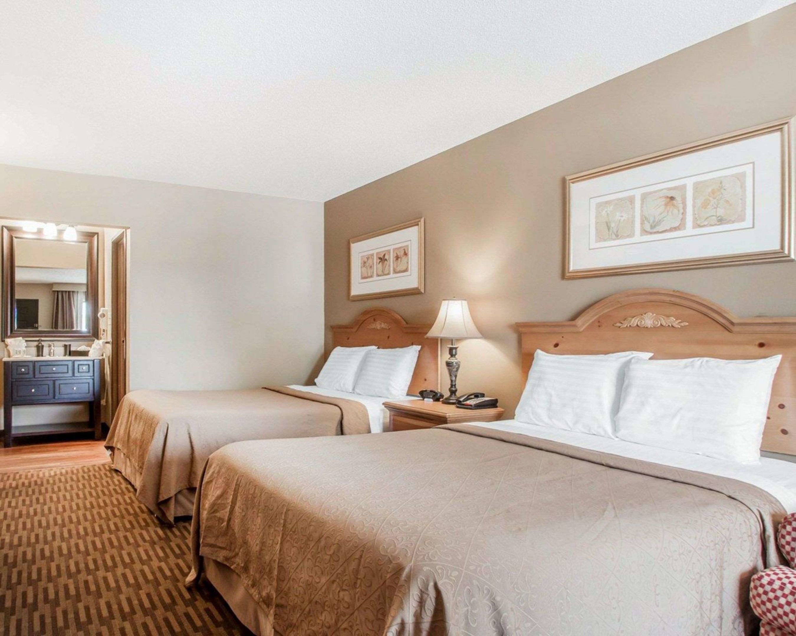 quality inn us65 and e battlefield rd springfield
