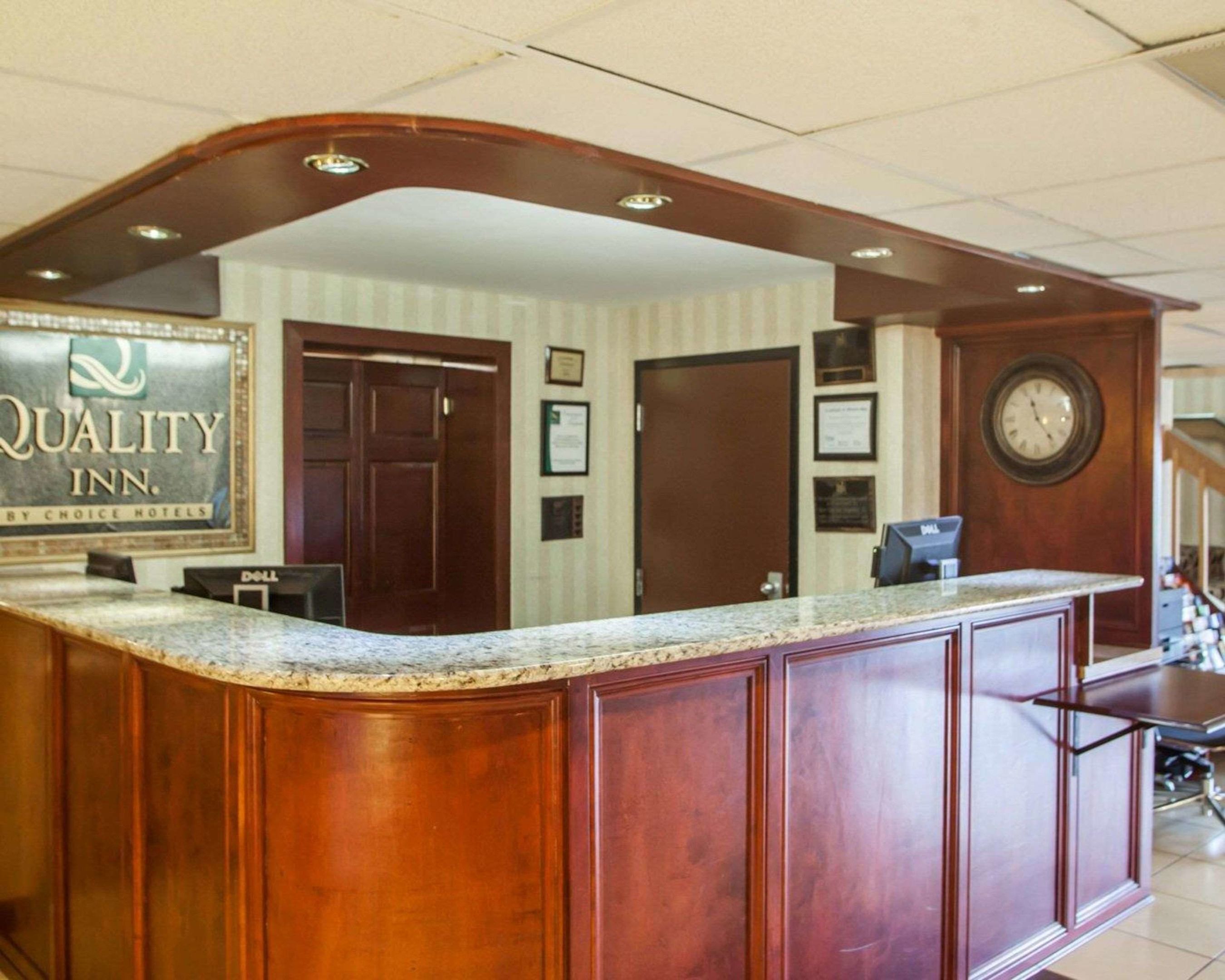 quality inn aurora naperville area