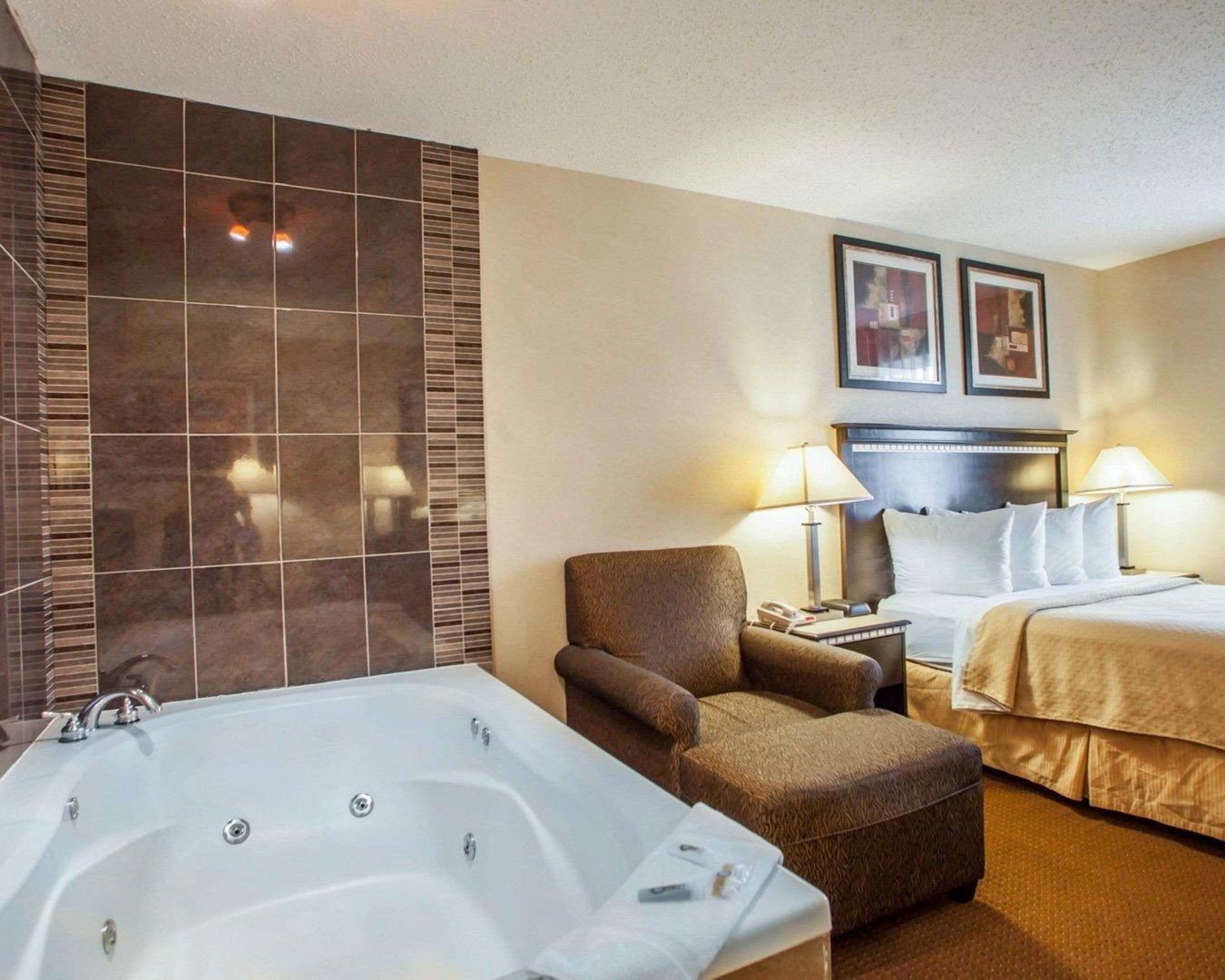 quality inn aurora naperville area