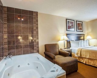 quality inn aurora naperville area
