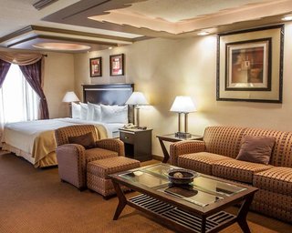 quality inn aurora naperville area