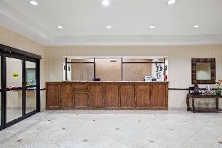 super 8 by wyndham iah west greenspoint