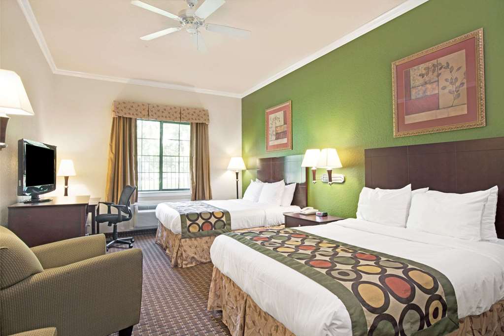 super 8 by wyndham iah west greenspoint