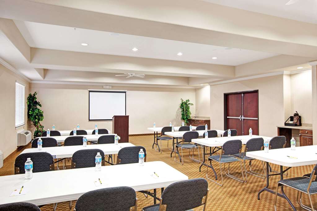 super 8 by wyndham iah west greenspoint