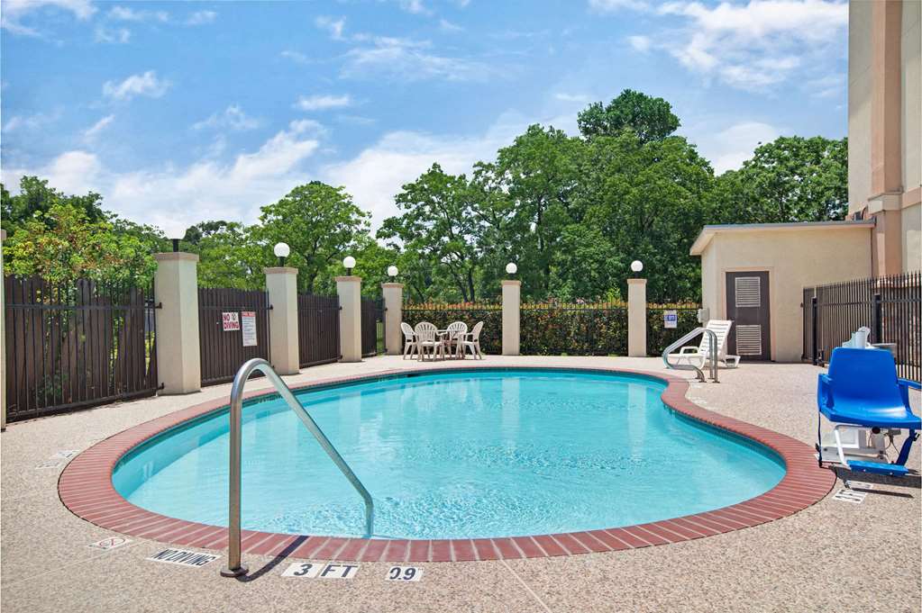 super 8 by wyndham iah west greenspoint