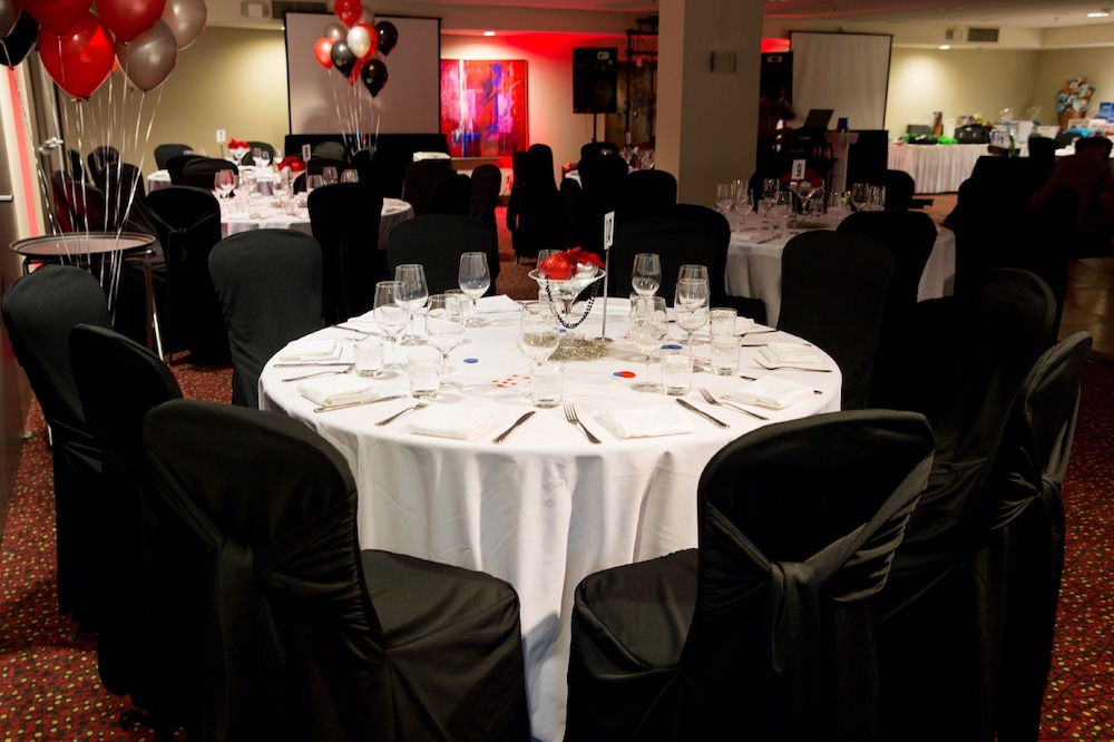 holiday inn toronto downtown centre by ihg