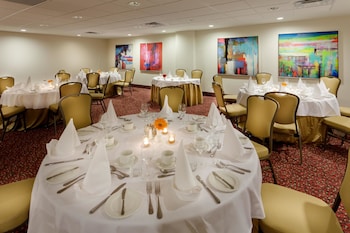 holiday inn toronto downtown centre by ihg