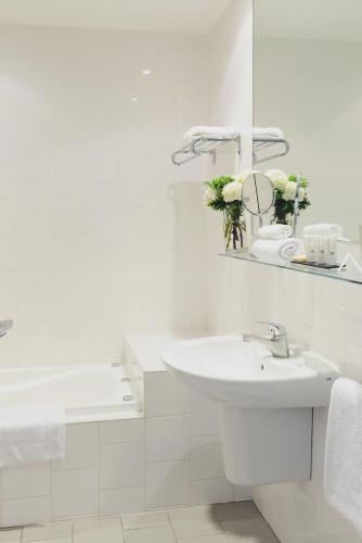 saint kilda beach hotel formerly rydges st kilda