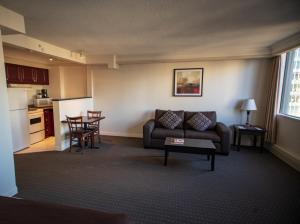 Century Plaza Hotel,Vancouver>>British Columbia,4 star