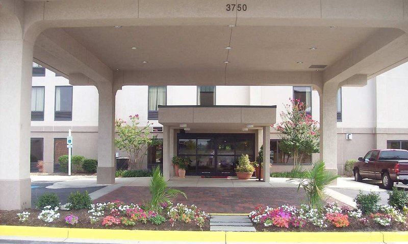hampton inn waldorf